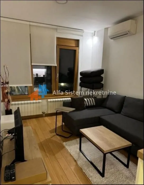 Rent, apartment, 35m², Južni Bulevar, Vračar Sve Podlokacije