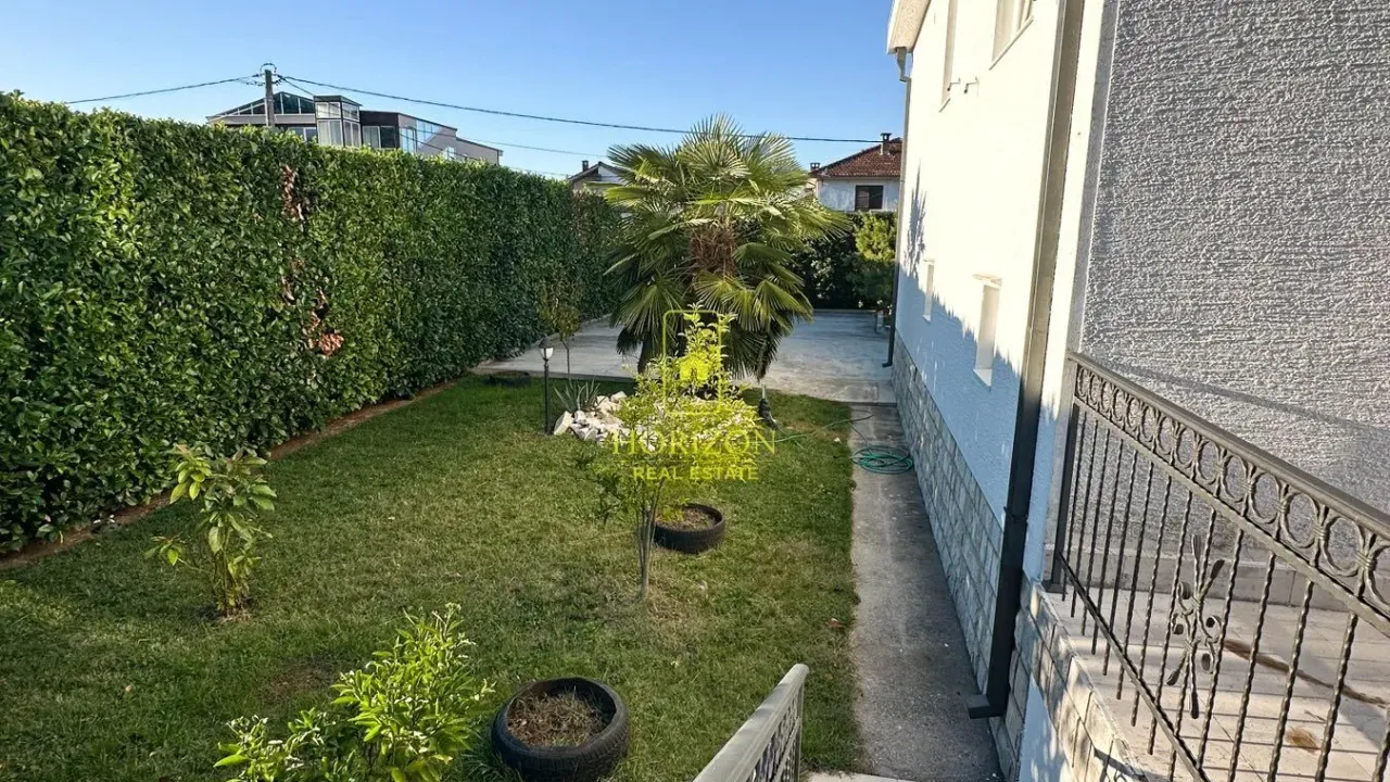 Rent, house, 260m², Zagorič, Podgorica