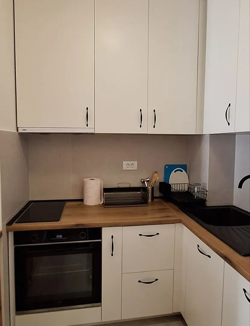Izdavanje, jednosoban stan, 40m², Central Point, Podgorica