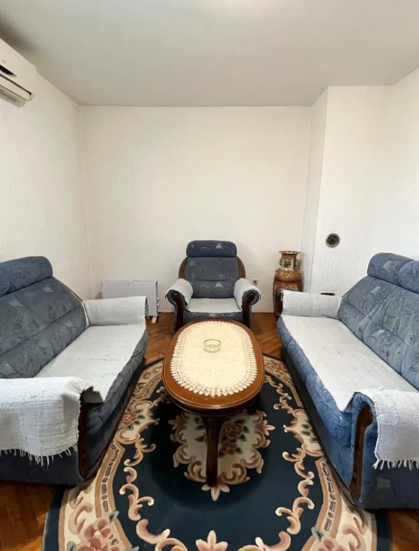 Izdavanje, dvosoban stan, 72m², Gintaš, Podgorica