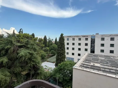 Prodaja, dvosoban stan, 84m², Centar, Podgorica - image 10