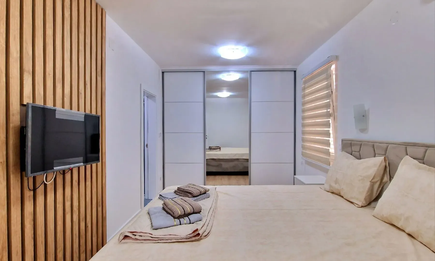 Rent, two bedroom apartment, 70m², Bečići, Budva