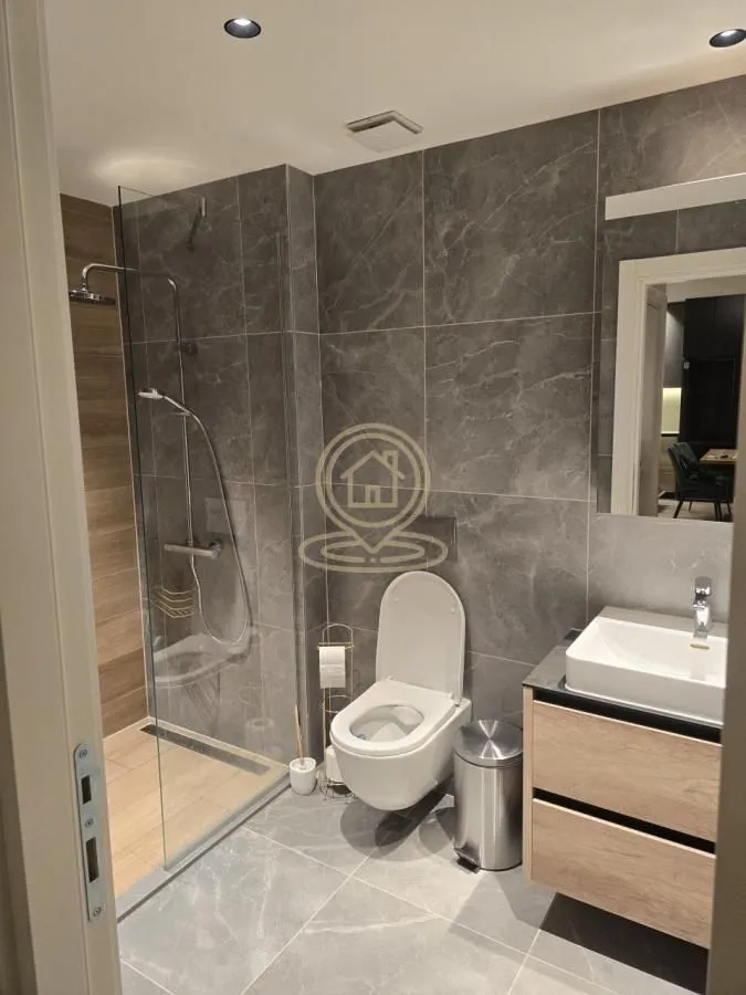 Izdavanje, dvosoban stan, 61m², Savski Venac, Beograd