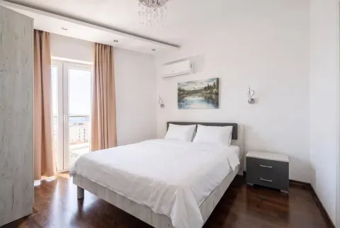 Rent, two bedroom apartment, 91m², Bečići, Budva - image 8
