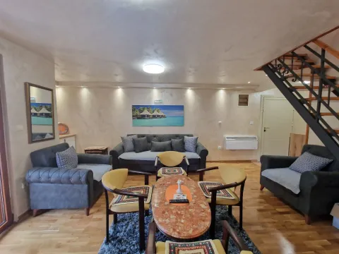 Izdavanje, dvosoban stan, 72m², Budva, Crna Gora - image 2