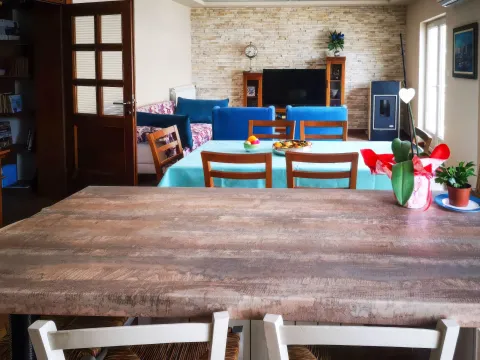 Izdavanje, trosoban stan, 130m², Dobrota, Kotor - image 13
