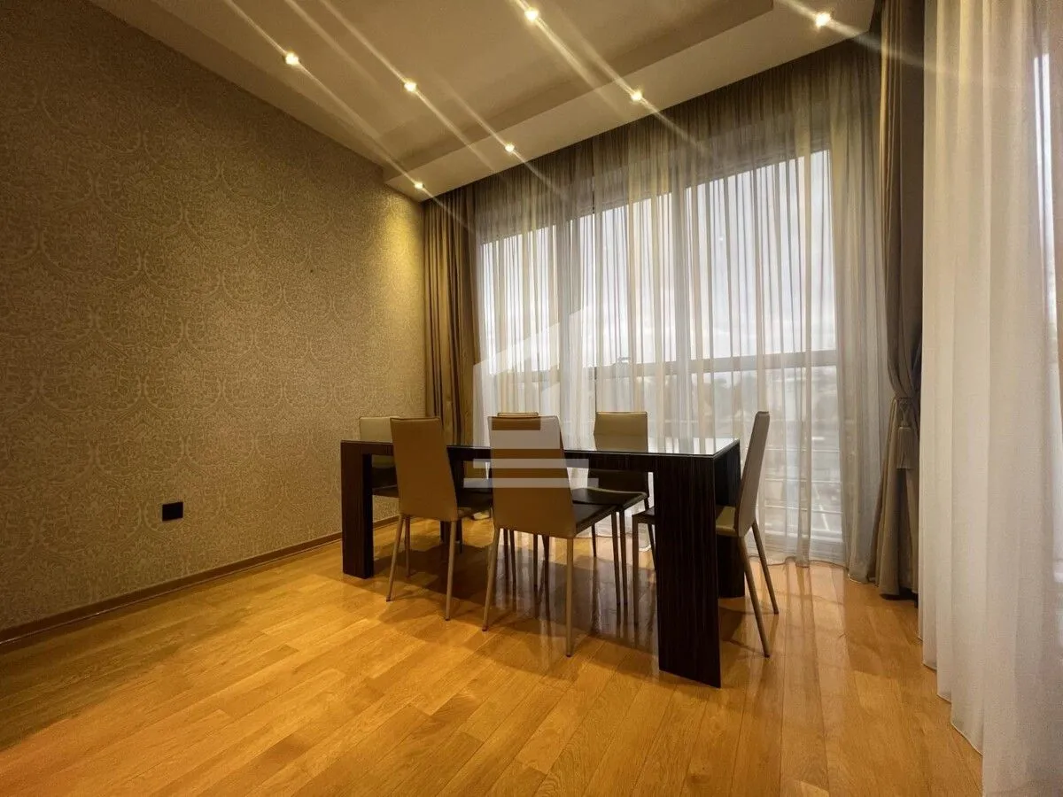 Izdavanje, dvosoban stan, 78m², Momišići, Podgorica