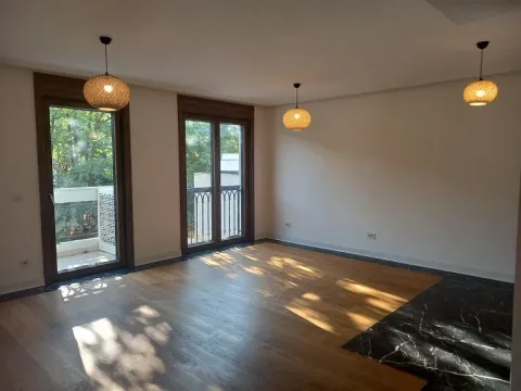 Izdavanje, poslovni prostor, 78m², Zvezdara Sve Podlokacije, Beograd