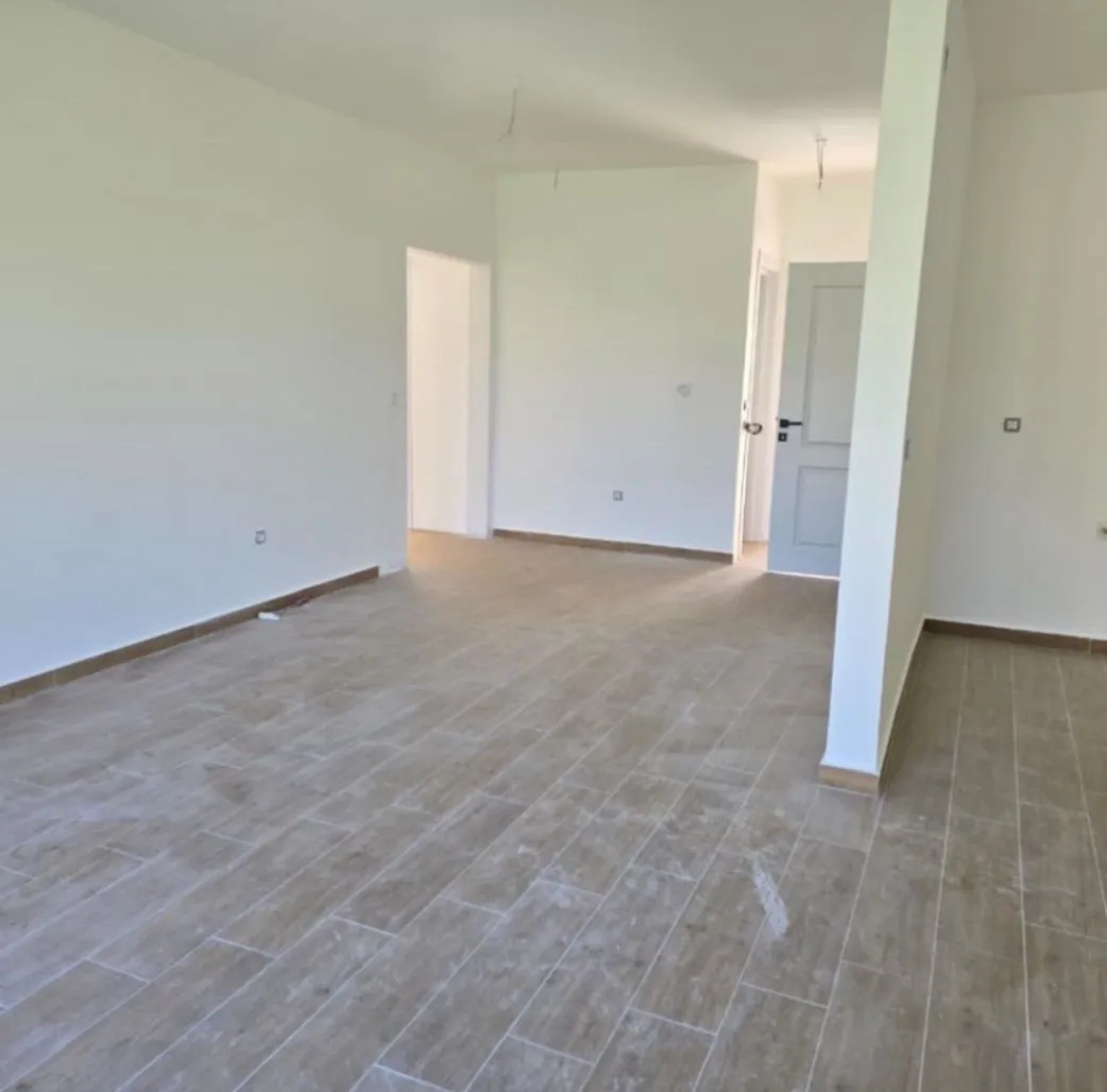 Prodaja, trosoban stan, 87m², Škaljari, Kotor