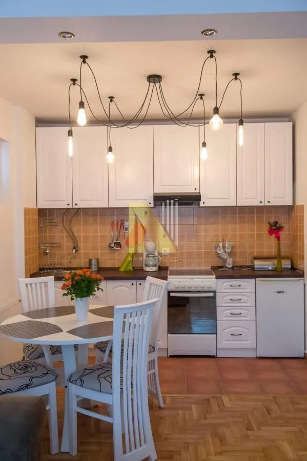 Izdavanje, jednosoban stan, 35m², Podbara, Novi Sad Sve Podlokacije