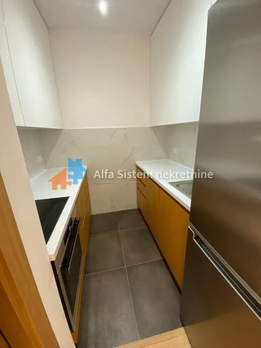 Izdavanje, dvosoban stan, 48m², Čubura, Beograd