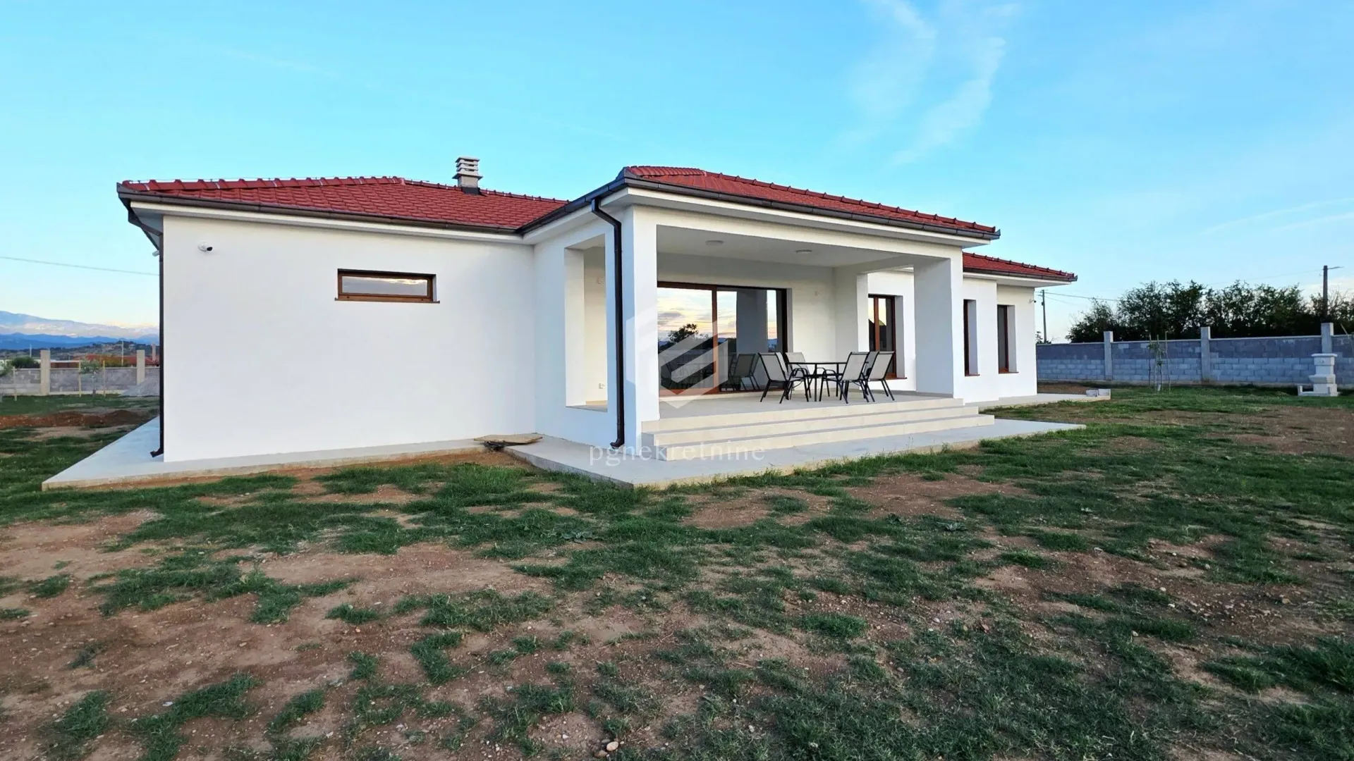 Izdavanje, kuća, 190m², Golubac, Srbija