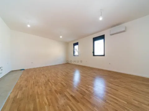 Prodaja, dvosoban stan, 75m2, Stara Varoš, Podgorica Prodaja, dvosoban stan, 75m2, Stara Varoš, Podgorica
