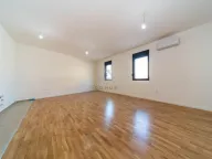 Prodaja, dvosoban stan, 75m², Stara Varoš, Podgorica - image 1