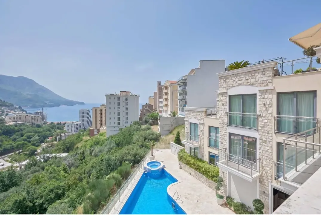 Izdavanje, jednosoban stan, 50m², Bečići, Budva