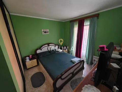 Izdavanje, kuća, 200m², Zagorič, Podgorica - image 19