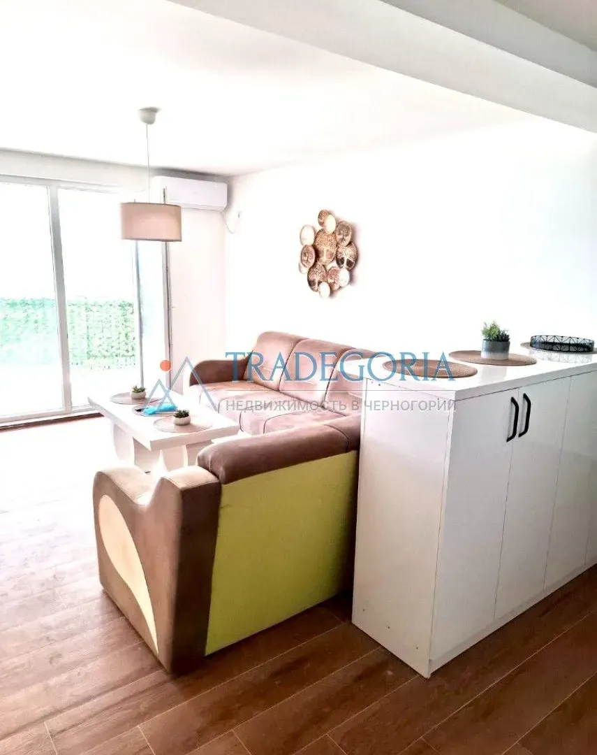 Prodaja, jednosoban stan, 54m², Dobra Voda, Bar