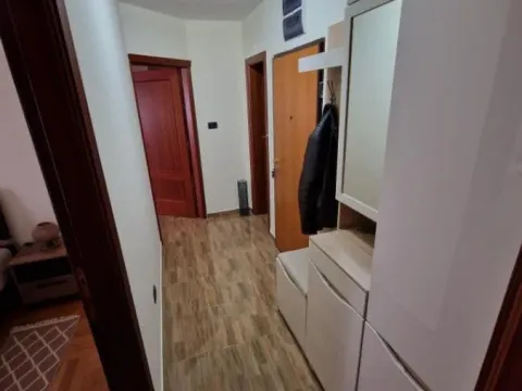 Izdavanje, dvosoban stan, 55m², Krivi Most, Podgorica - image 8