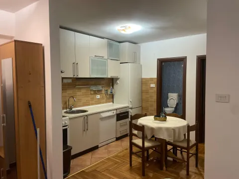 Rent, two bedroom apartment, 60m², 1 maj, Podgorica - image 5