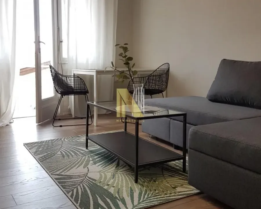 Izdavanje, garsonjera, 23m², Centar, Novi Sad