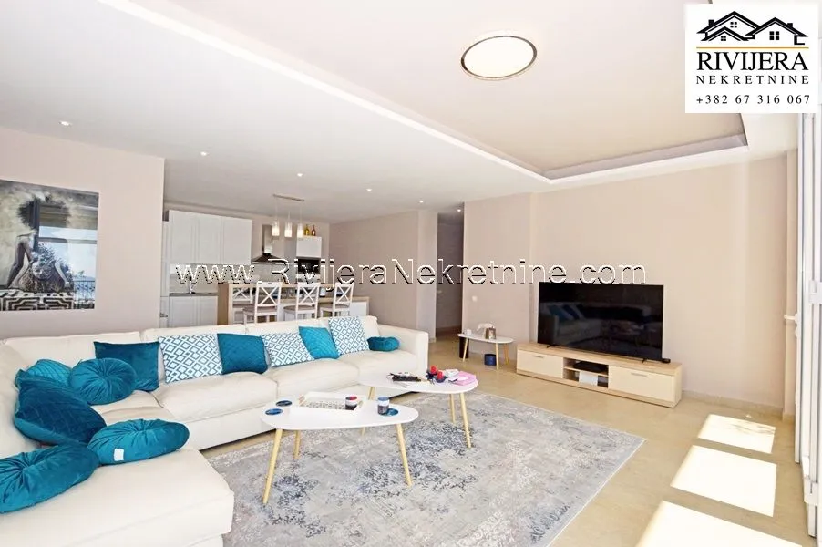 Prodaja, trosoban stan, 220m², Topla, Herceg Novi