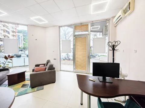Rent, office space, 30m², Budva, Crna Gora - image 1