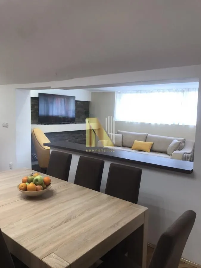 Prodaja, stan, 130m², Grbavica, Novi Sad Sve Podlokacije