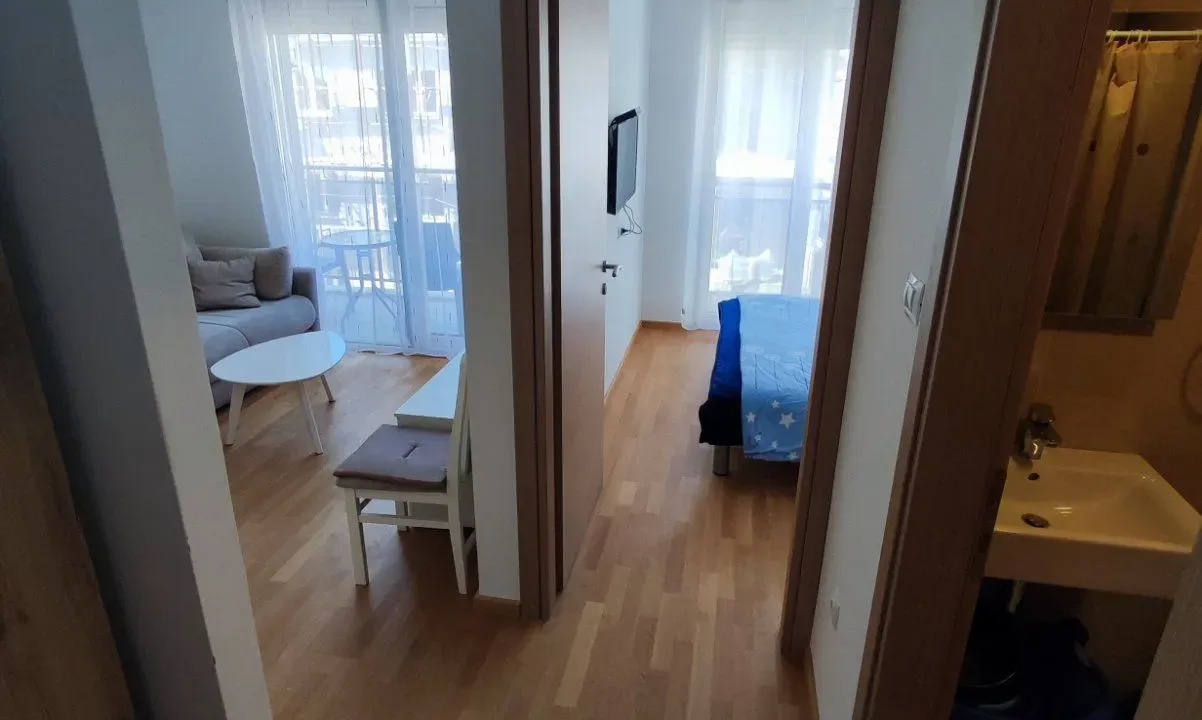 Izdavanje, jednosoban stan, 37m², Budva, Crna Gora
