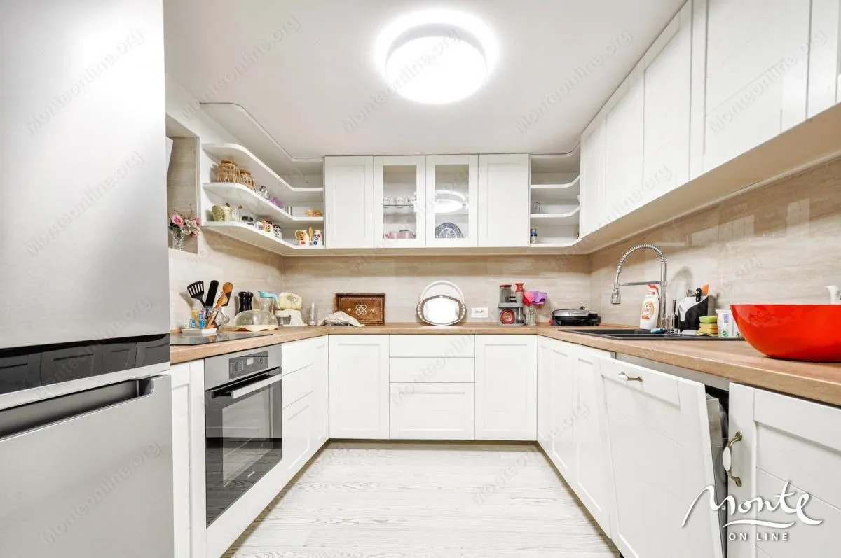 Prodaja, kuća, 240m², Tivat, Crna Gora
