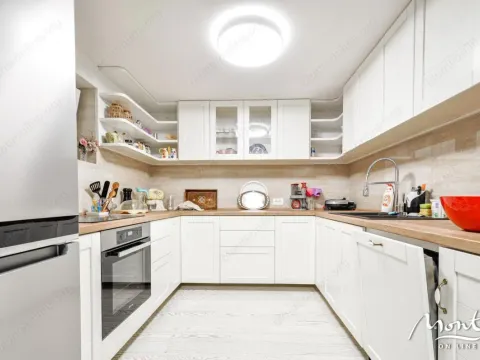 Prodaja, kuća, 240m², Tivat, Crna Gora - image 9