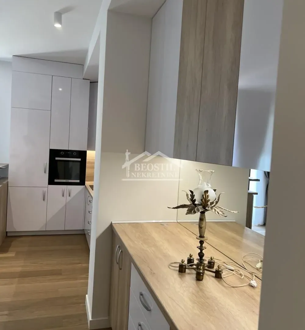 Sale, two bedroom apartment, 69m², Savski Venac, Beograd