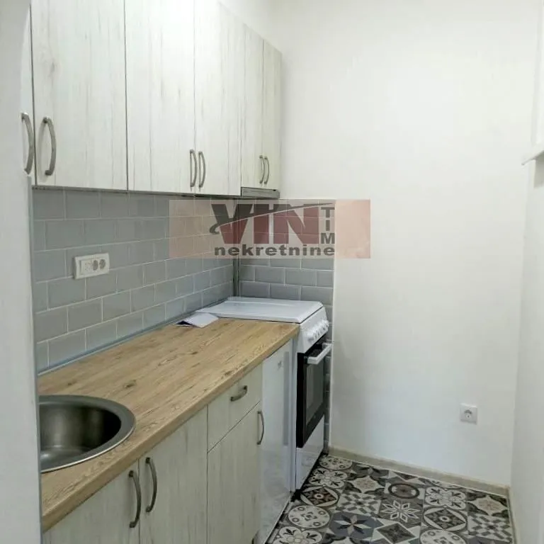 Sale, three bedroom apartment, 69m², Kalenić Pijaca, Vračar Sve Podlokacije