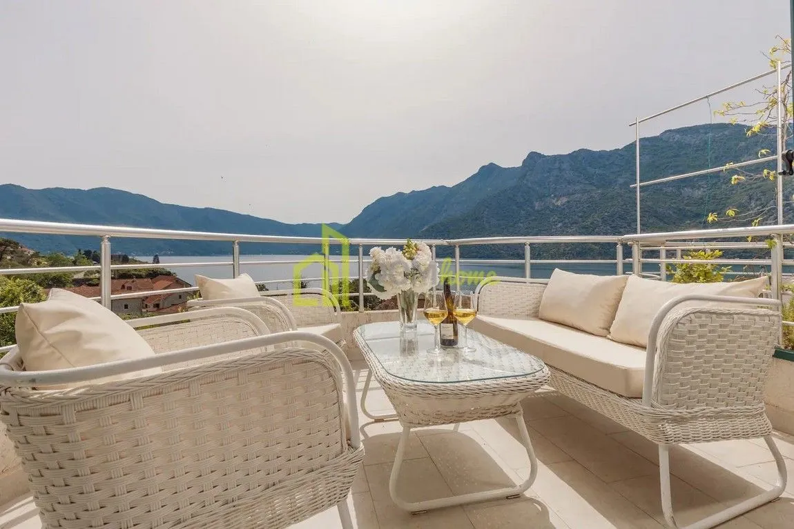 Prodaja, trosoban stan, 139m², Risan, Kotor