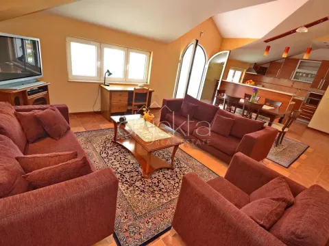 Rent, apartment, 116m², Kotor, Crna Gora - image 2