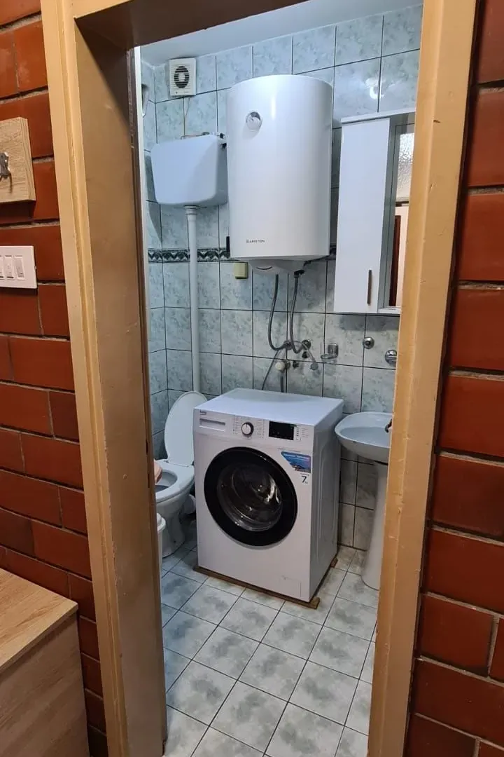 Izdavanje, jednosoban stan, 50m², Blok 5, Podgorica