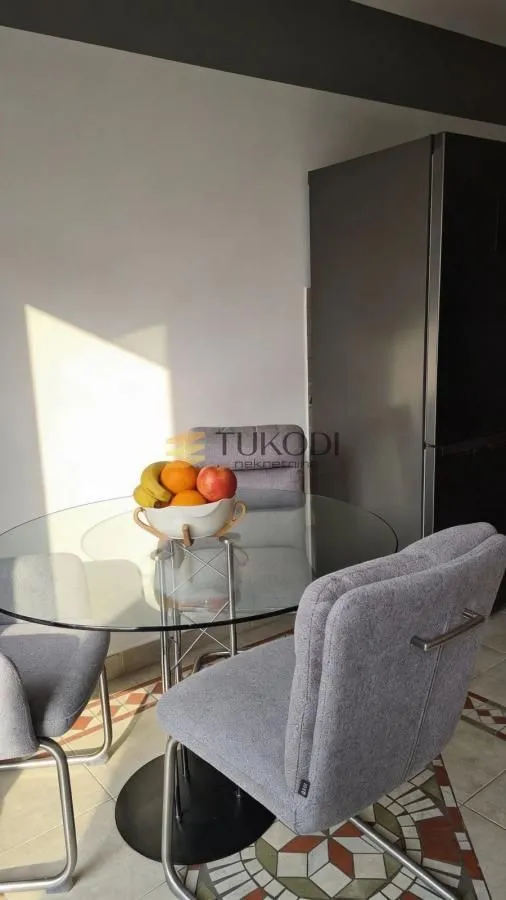 Izdavanje, dvosoban stan, 52m², Stari grad, Novi Sad