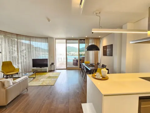 Rent, two bedroom apartment, 153m², Budva, Crna Gora - image 2