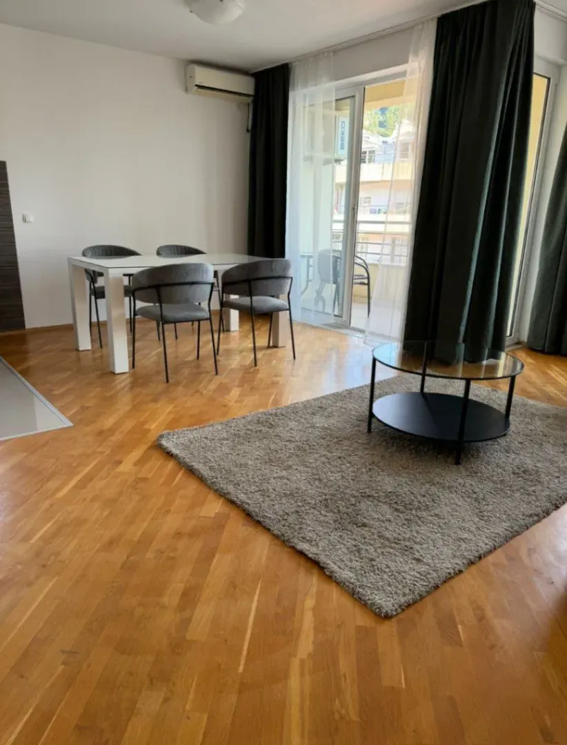 Izdavanje, jednosoban stan, 60m², Budva, Crna Gora