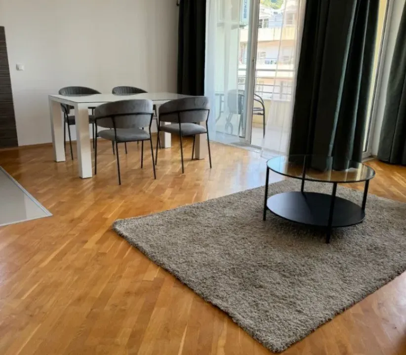 Izdavanje, jednosoban stan, 60m², Budva, Crna Gora