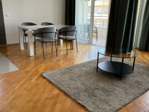 Izdavanje, jednosoban stan, 60m², Budva, Crna Gora - image 1