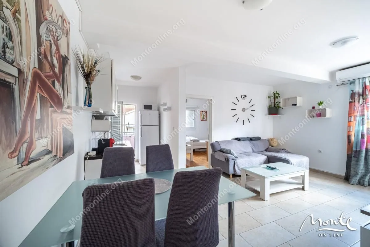 Prodaja, dvosoban stan, 55m², Donja Lastva, Tivat