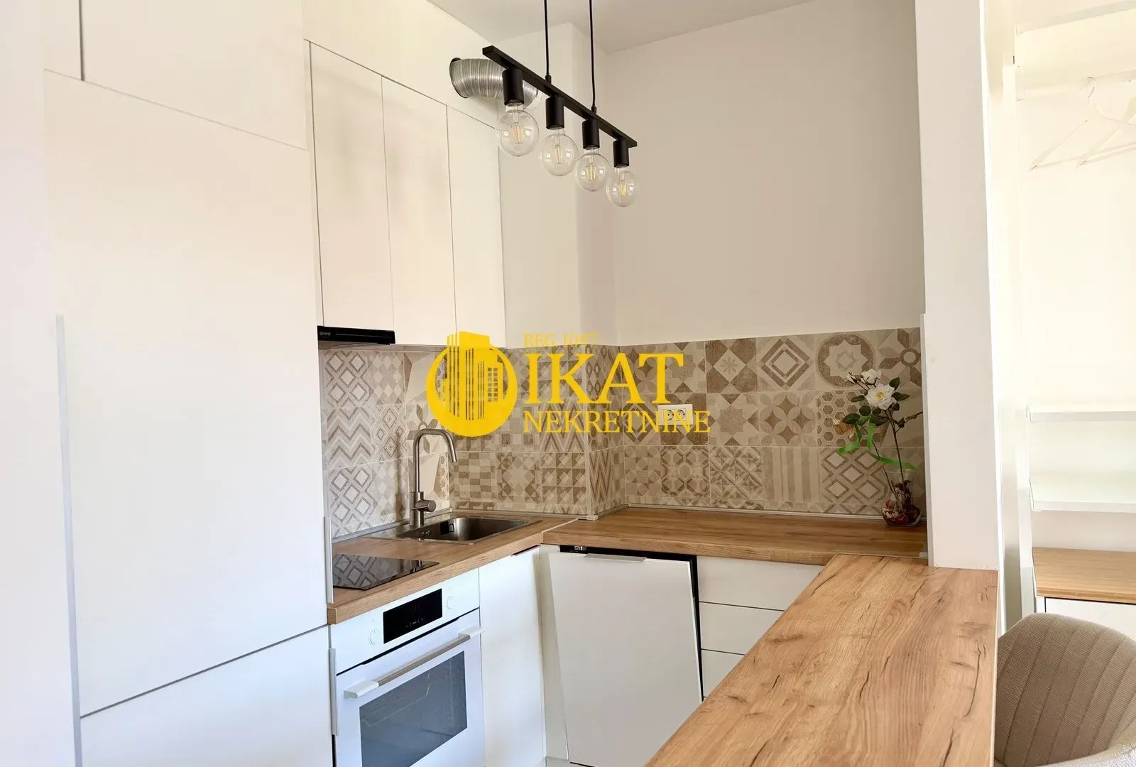 Prodaja, stan, 23m², Južni Bulevar, Vračar Sve Podlokacije