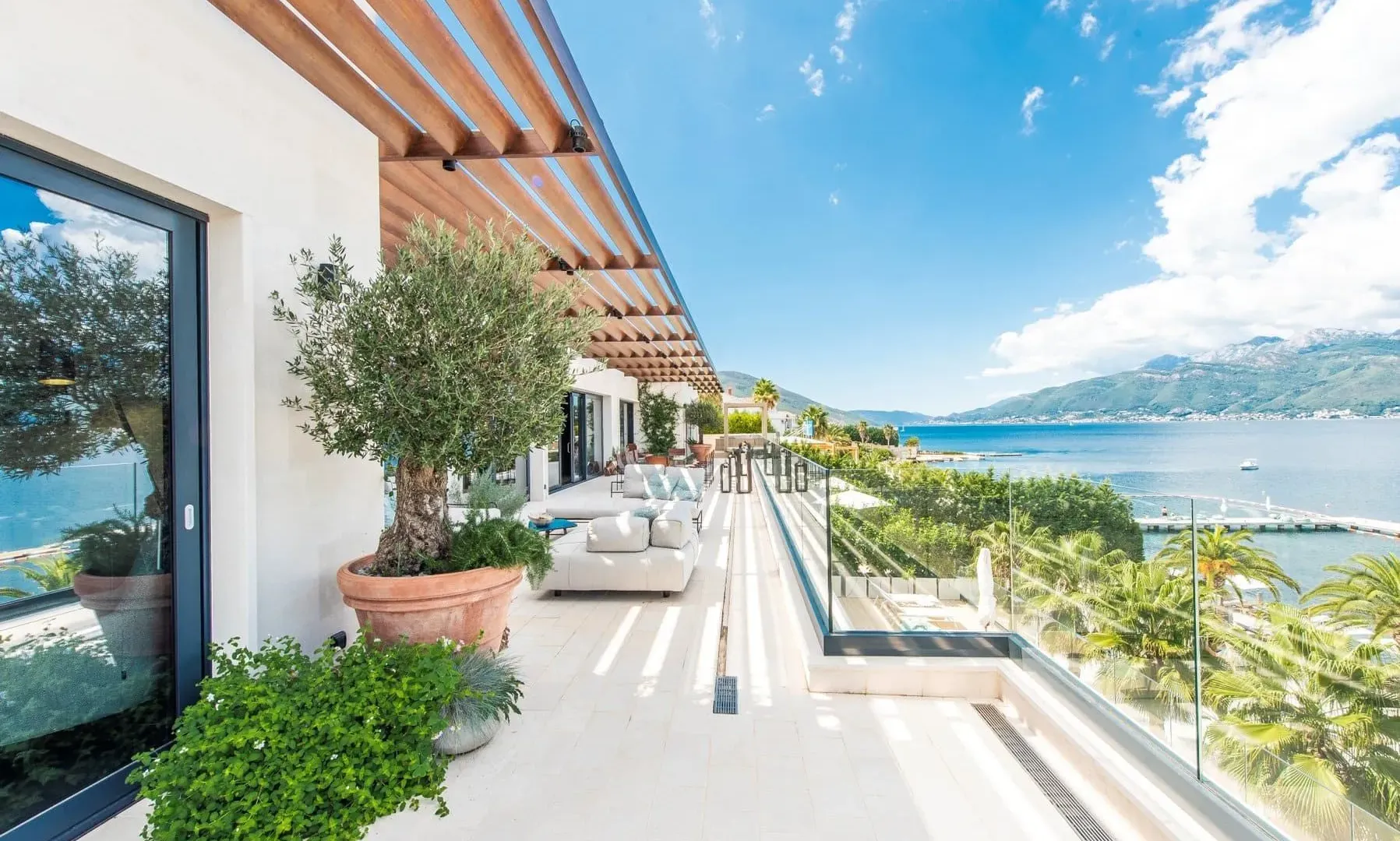 Sale, four bedroom apartment, 500m², Đuraševići, Tivat
