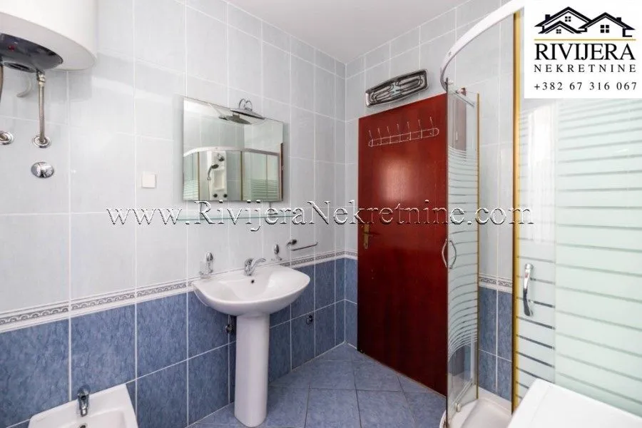 Prodaja, dvosoban stan, 80m², Đenovići, Herceg Novi
