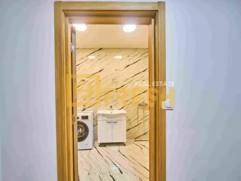 Prodaja, trosoban stan, 112m², Stari Aerodrom, Podgorica - image 9