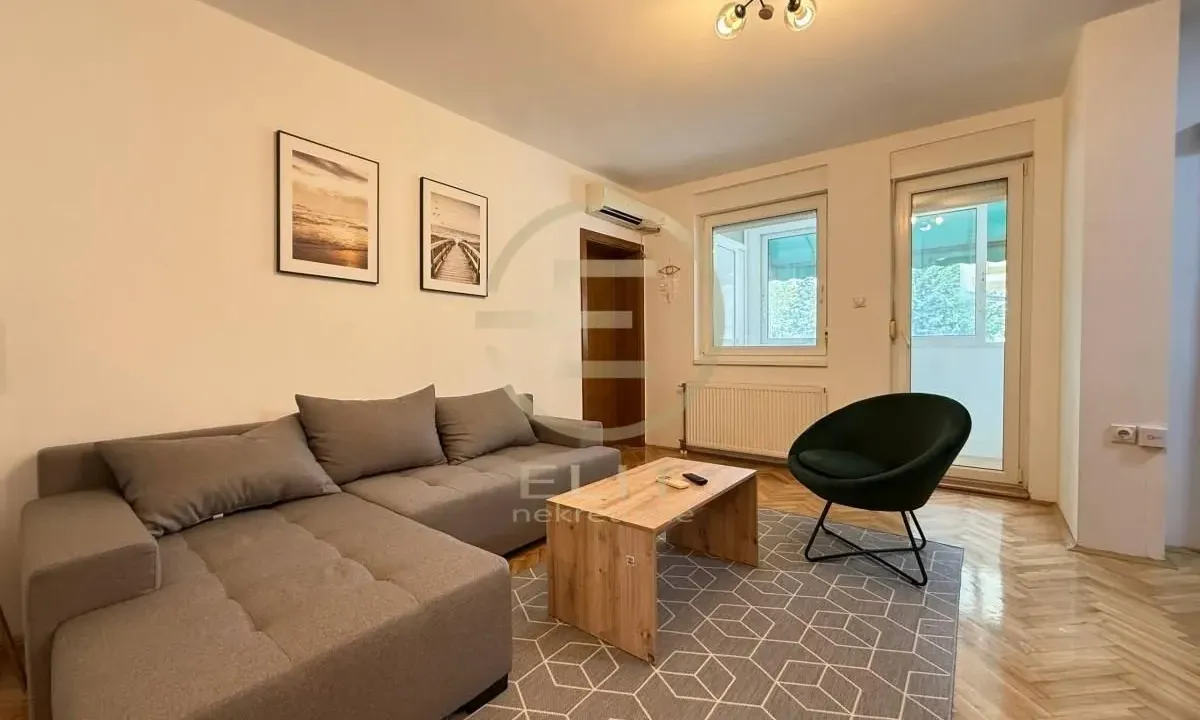 Izdavanje, stan, 47m², Bulevar Oslobodjenja, Novi Sad Sve Podlokacije