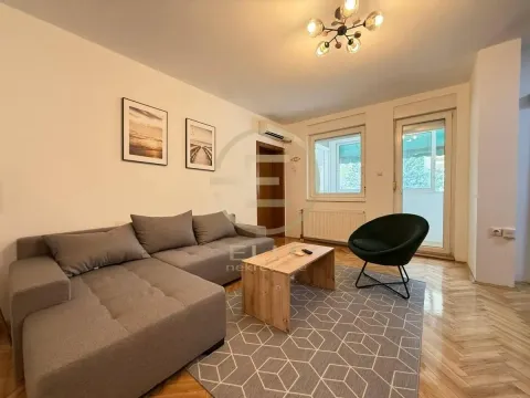 Stan in Bulevar Oslobodjenja