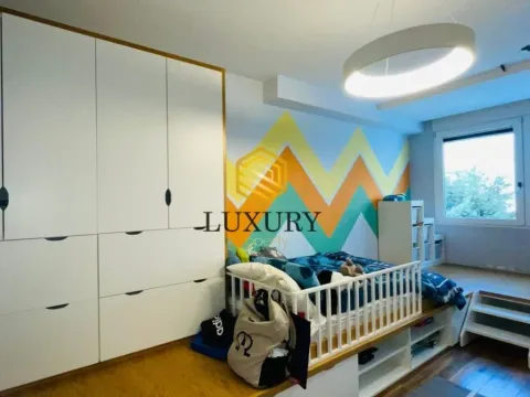 Prodaja, stan, 122m², Centar, Podgorica - image 8