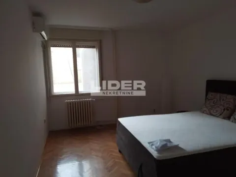 Prodaja, jednosoban stan, 38m², Vračar Sve Podlokacije, Beograd