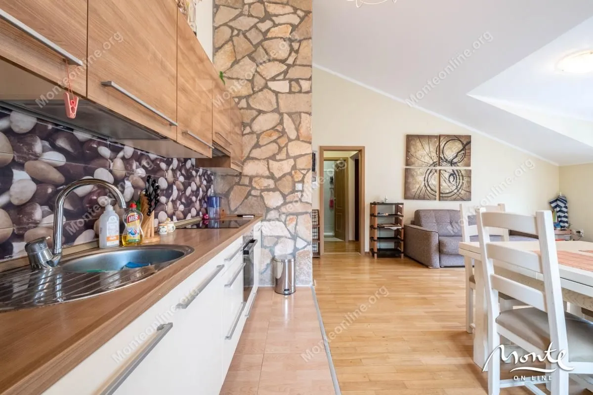 Prodaja, dvosoban stan, 83m², Prčanj, Kotor